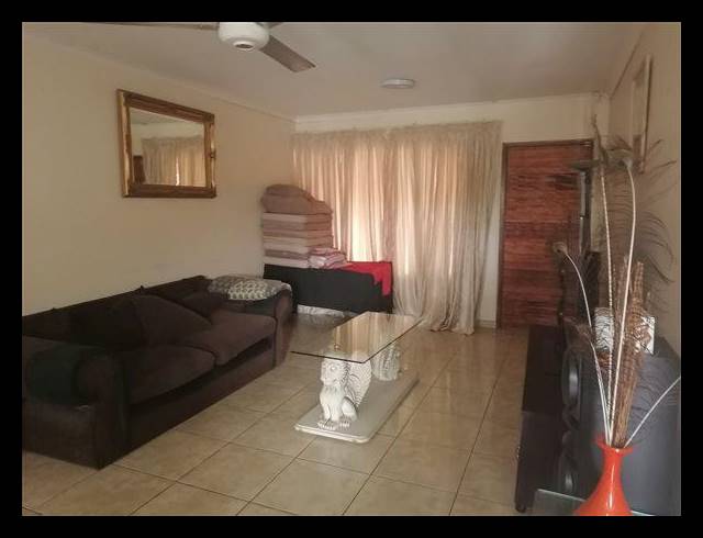 3 BEDROOM HOUSE FOR SALE IN VELD EN VLEI